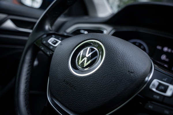 Volkswagen T-Roc 1.5 TSI Sport Autom. | Navi | PDC | Cruise controle | Trekhaak