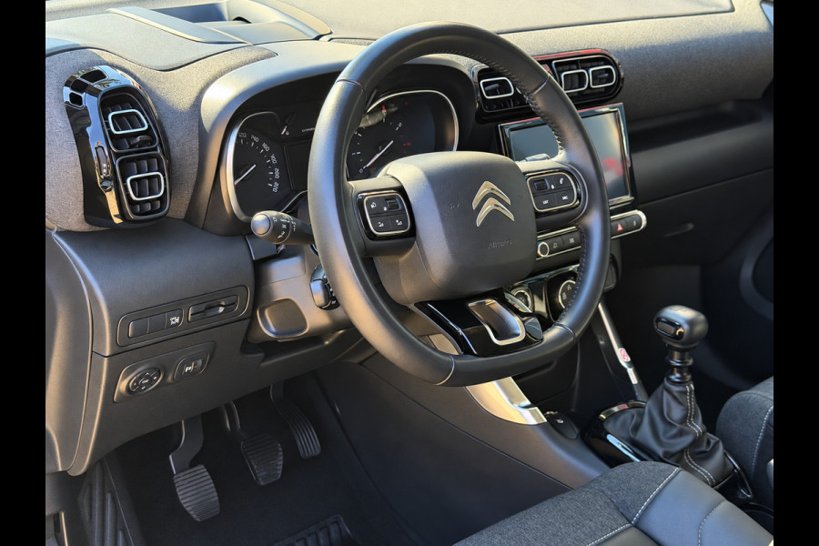 Citroën C3 Aircross 1.2 PureTech Shine Pack - Navigatie / Apple CarPlay I Airco I Leer I Sport velgen I LED I PDC I Dealer onderh.