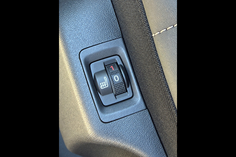 Citroën C3 Aircross 1.2 PureTech Shine Pack - Navigatie / Apple CarPlay I Airco I Leer I Sport velgen I LED I PDC I Dealer onderh.