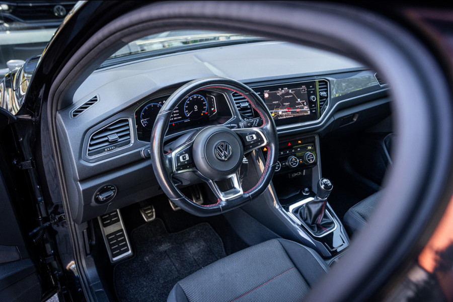 Volkswagen T-Roc 1.5 TSI Sport | Climate | Navi | Cruise | Camera | PDC