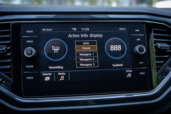 Volkswagen T-Roc 1.5 TSI Sport | Climate | Navi | Cruise | Camera | PDC