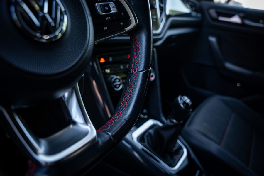 Volkswagen T-Roc 1.5 TSI Sport | Climate | Navi | Cruise | Camera | PDC