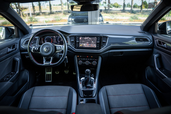 Volkswagen T-Roc 1.5 TSI Sport | Climate | Navi | Cruise | Camera | PDC