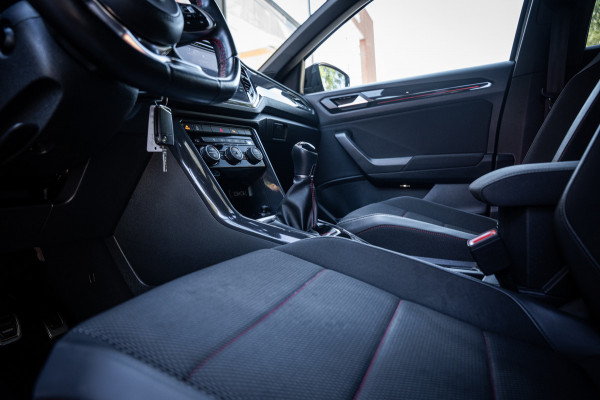 Volkswagen T-Roc 1.5 TSI Sport | Climate | Navi | Cruise | Camera | PDC