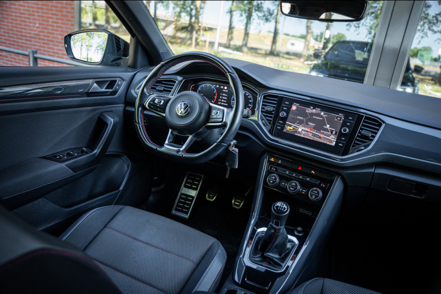 Volkswagen T-Roc 1.5 TSI Sport | Climate | Navi | Cruise | Camera | PDC