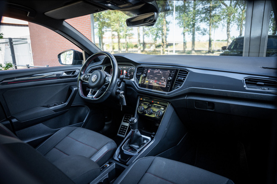 Volkswagen T-Roc 1.5 TSI Sport | Climate | Navi | Cruise | Camera | PDC