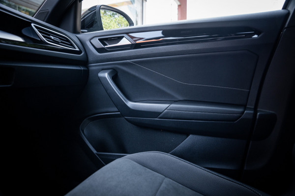 Volkswagen T-Roc 1.0 TSI R-Line | Navi | Camera | PDC | Cruise | LED | Virtual cockpit