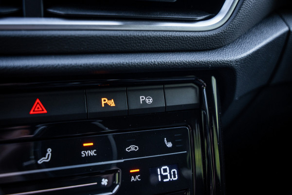 Volkswagen T-Roc 1.0 TSI R-Line | Navi | Camera | PDC | Cruise | LED | Virtual cockpit