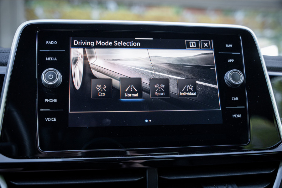 Volkswagen T-Roc 1.0 TSI R-Line | Navi | Camera | PDC | Cruise | LED | Virtual cockpit