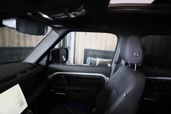 Land Rover Defender 110 2.0 P300e 110 X-Dynamic SE FACELIFT / Memory / Leder / Meridian / Acc / 360 Camera / Open Panoramadak