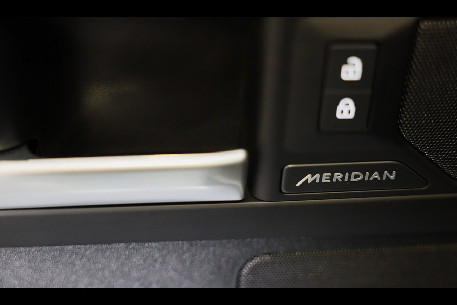 Land Rover Defender 110 2.0 P300e 110 X-Dynamic SE FACELIFT / Memory / Leder / Meridian / Acc / 360 Camera / Open Panoramadak