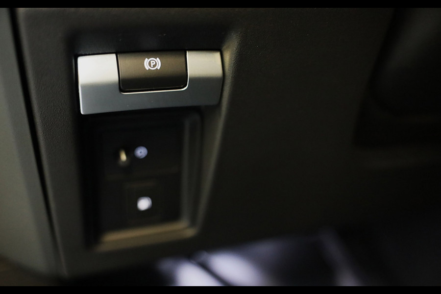 Land Rover Defender 110 2.0 P300e 110 X-Dynamic SE FACELIFT / Memory / Leder / Meridian / Acc / 360 Camera / Open Panoramadak