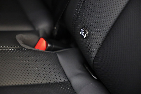 Land Rover Defender 110 2.0 P300e 110 X-Dynamic SE FACELIFT / Memory / Leder / Meridian / Acc / 360 Camera / Open Panoramadak