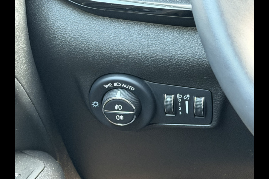 Jeep Compass 1.5T e-Hybrid High Altitude | Winter pack | Apple carplay/Android Auto | Camera | 19'' LMV Glossy black