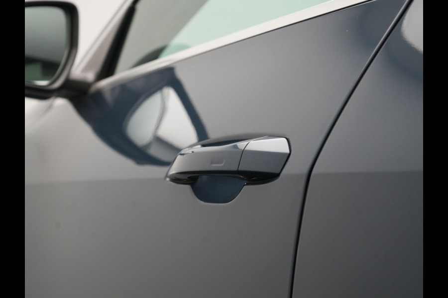 Audi Q8 e-tron 55 quattro Advanced Edition 115 kWh 408pk Dealer O.H | Panodak | Head Up | 360 Camera | Bang & Olufsen | Lederen Sportstoelen Massage & Memory | Stoelventilatie & Verwarming | Cruise Control | Keyless | Virtual | Navigatie | DAB | 21" L.M |