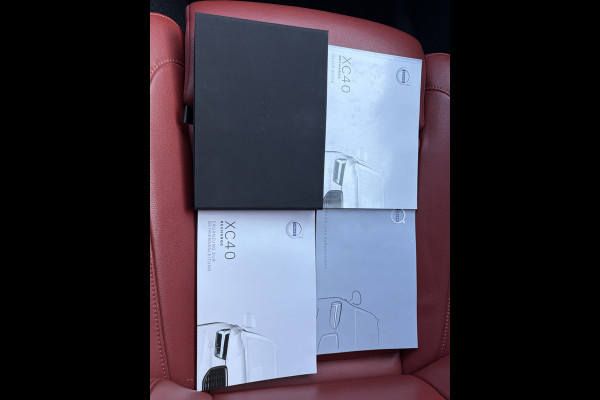 Volvo XC40 1.5 T5 262pk Recharge Inscription PHEV Leer Stoel/Stuurverw Carplay Dealer-Onderhouden!