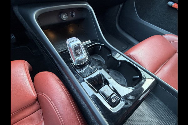 Volvo XC40 1.5 T5 262pk Recharge Inscription PHEV Leer Stoel/Stuurverw Carplay Dealer-Onderhouden!