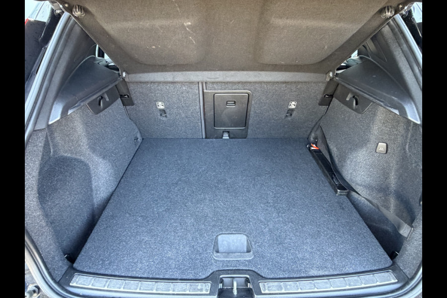 Volvo XC40 1.5 T5 262pk Recharge Inscription PHEV Leer Stoel/Stuurverw Carplay Dealer-Onderhouden!