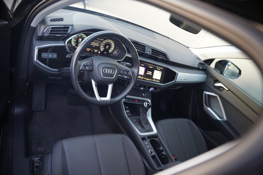 Audi Q3 45 TFSI e Advanced edition | Stoelverwarming | Adaptive Cruise Control | Navigatie | Keyless | Matrix LED | Apple Carplay | DAB | Climate Control | Parkeersensoren | SOH 93,6%