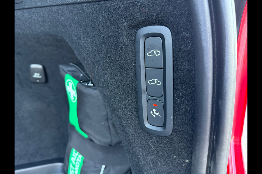 Volvo XC90 2.0 T8 Recharge AWD Ultra Dark | SOH 95% | Massage | Luchtvering | Alcantara | Trekhaak | BTW