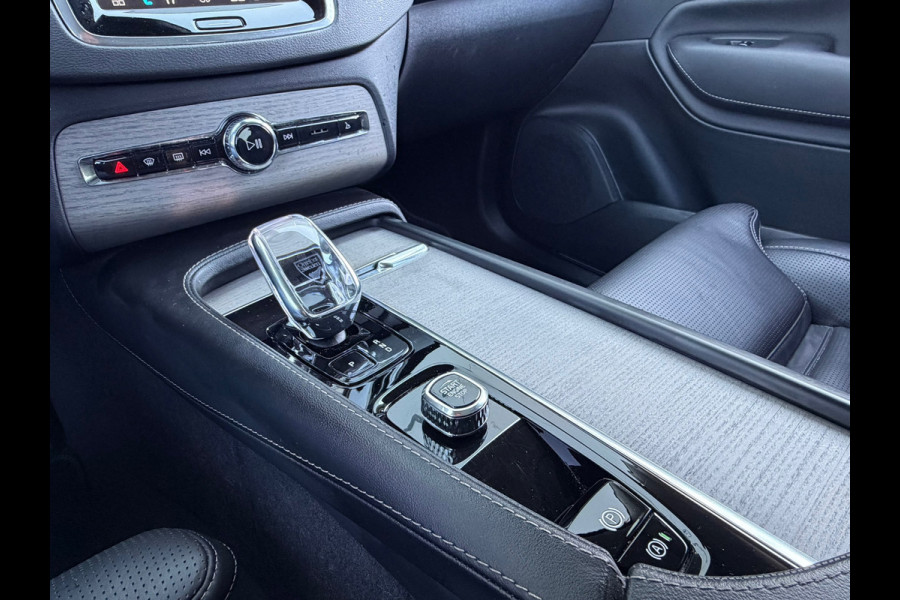 Volvo XC90 2.0 T8 Recharge AWD Ultra Dark | SOH 95% | Massage | Luchtvering | Alcantara | Trekhaak | BTW
