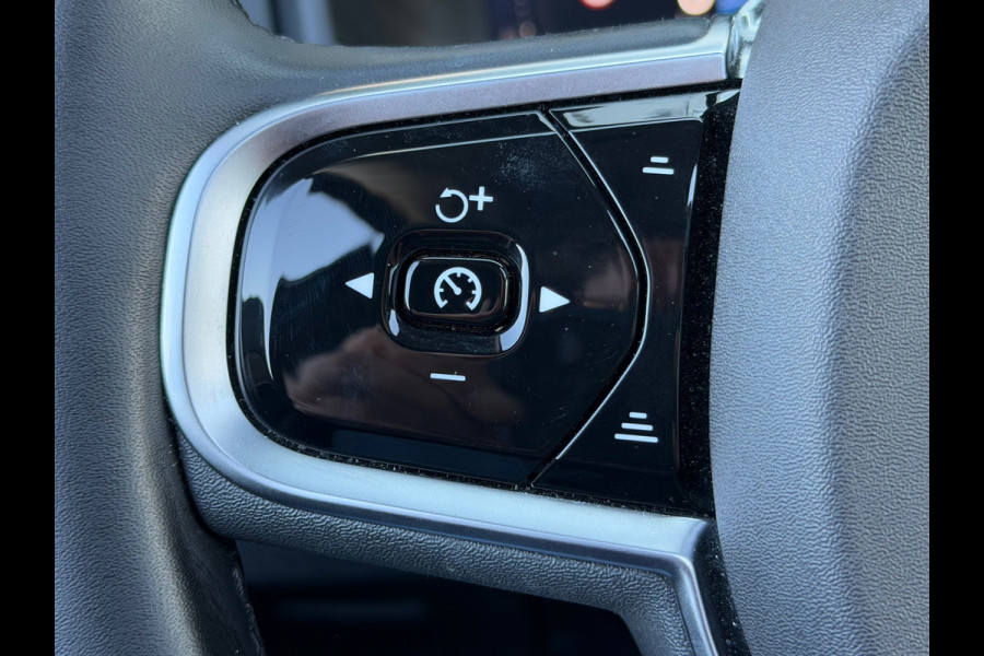 Volvo XC90 2.0 T8 Recharge AWD Ultra Dark | SOH 95% | Massage | Luchtvering | Alcantara | Trekhaak | BTW