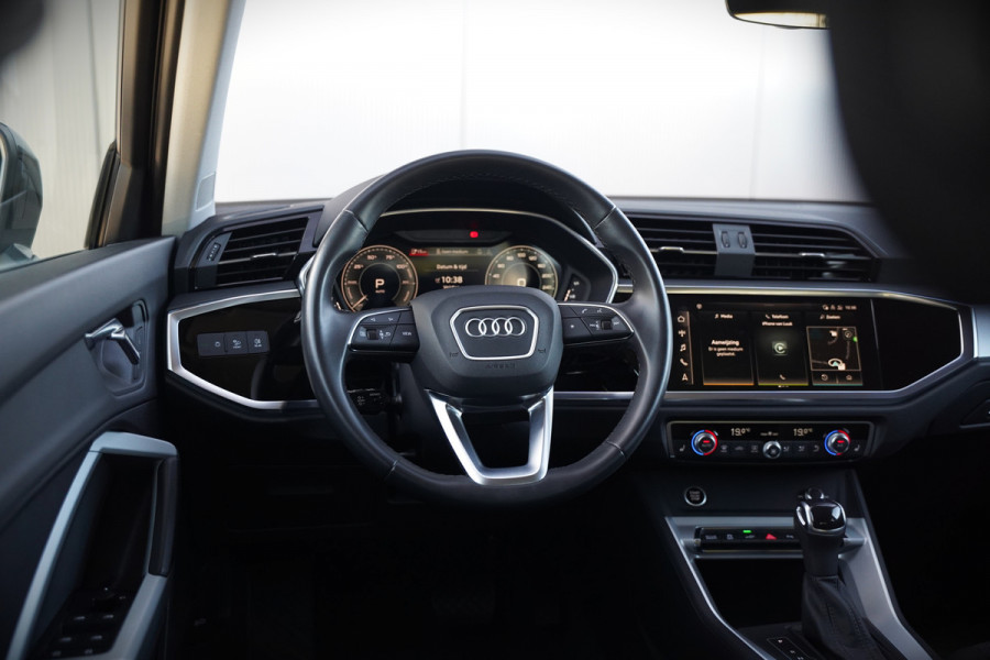 Audi Q3 45 TFSI e Advanced edition | Stoelverwarming | Adaptive Cruise Control | Navigatie | Keyless | Matrix LED | Apple Carplay | DAB | Climate Control | Parkeersensoren | SOH 93,6%