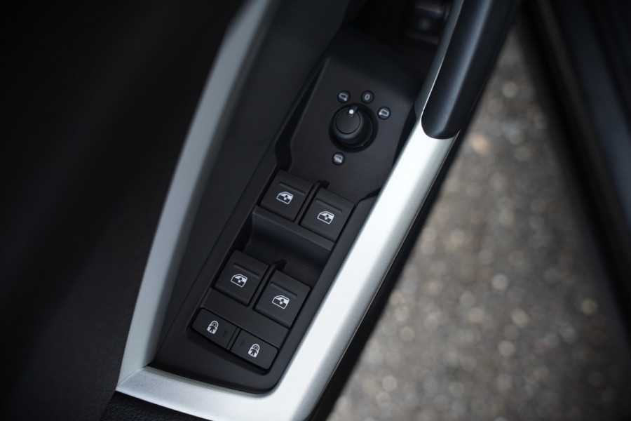 Audi Q3 45 TFSI e Advanced edition | Stoelverwarming | Adaptive Cruise Control | Navigatie | Keyless | Matrix LED | Apple Carplay | DAB | Climate Control | Parkeersensoren | SOH 93,6%