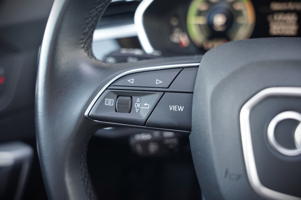 Audi Q3 45 TFSI e Advanced edition | Stoelverwarming | Adaptive Cruise Control | Navigatie | Keyless | Matrix LED | Apple Carplay | DAB | Climate Control | Parkeersensoren | SOH 93,6%
