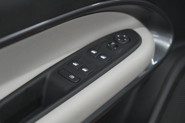 Fiat 600 1.2 Hybrid 110 La Prima | Elektrische Achterklep | Adaptieve Cruise Control | Dodehoekdetectie | Camera