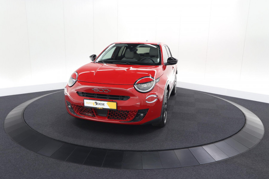 Fiat 600 1.2 Hybrid 110 La Prima | Elektrische Achterklep | Adaptieve Cruise Control | Dodehoekdetectie | Camera
