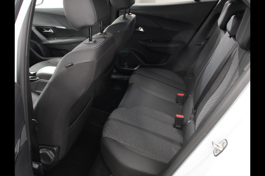 Peugeot 2008 1.2 Hybrid 136 pk Automaat Allure Navigatie Apple Carplay/Android Auto Climate Control Dab Led Parkeer sensoren Cruise Control Stoelverwarming