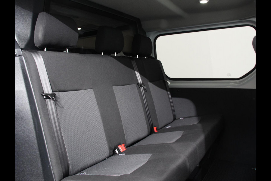 Renault Trafic 2.0 Blue dCi 150 EDC T30 L2H1 Advance Dubbele cabine Navigatie Airco Lichtmetalen velgen Betimmering Trekhaak Camera Parkeer sensoren Dab