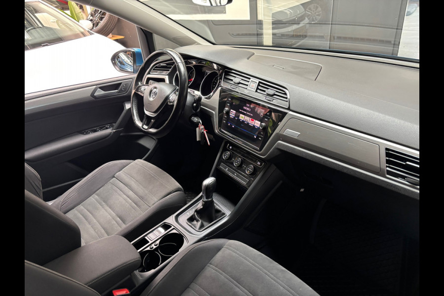 Volkswagen Touran 1.4 TSI Comfortline 7persoons / Carplay / Trekhaak
