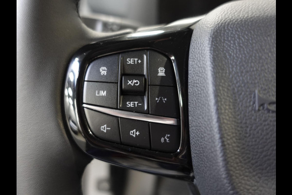 Ford Transit Custom 300 2.0 TDCI L2H1 Trend Dubbele Cabine Nieuw Model Trekhaak Navigatie Apple CarPlay Android Auto Camera Parkeerhulp Adaptive Cruise Control Climate Control Lichtmetalen velgen