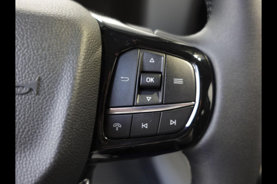 Ford Transit Custom 300 2.0 TDCI L2H1 Trend Dubbele Cabine Nieuw Model Trekhaak Navigatie Apple CarPlay Android Auto Camera Parkeerhulp Adaptive Cruise Control Climate Control Lichtmetalen velgen
