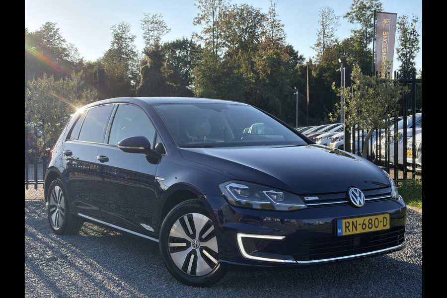 Volkswagen e-Golf e-Golf ✓SOH 88.57%✓Carplay✓Navi✓Leder✓Clima✓Cruise✓Pdc V+A✓LED✓16'' Lm velgen✓N.A.P✓Apk tot 02-2027