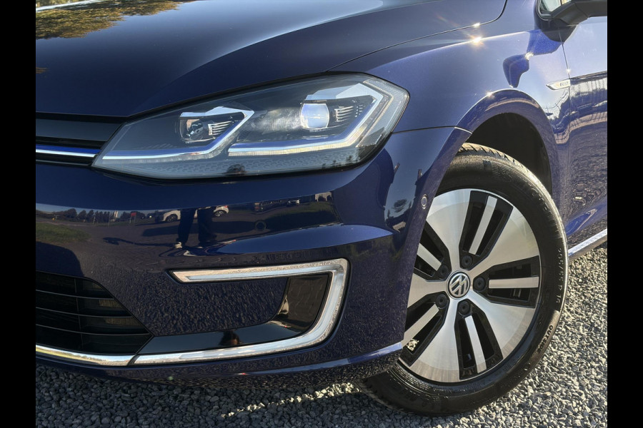 Volkswagen e-Golf e-Golf ✓SOH 88.57%✓Carplay✓Navi✓Leder✓Clima✓Cruise✓Pdc V+A✓LED✓16'' Lm velgen✓N.A.P✓Apk tot 02-2027