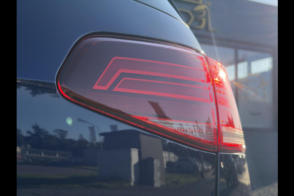 Volkswagen e-Golf e-Golf ✓SOH 88.57%✓Carplay✓Navi✓Leder✓Clima✓Cruise✓Pdc V+A✓LED✓16'' Lm velgen✓N.A.P✓Apk tot 02-2027