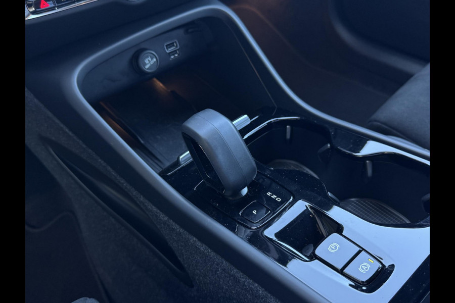 Volvo XC40 1.5 T4 Plug-in hybrid Plus Bright NL-AUTO | 360 CAMERA | STOELVERWARMING