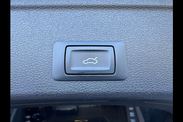 Audi A4 Avant S-LINE / NAP !! / PANO / CRUISE / CLIMATE / FLIPPERS / P.SENSOREN / BLUETOOTH / LEDER-ALCANTARA / ISOFIX / 20 INCH !