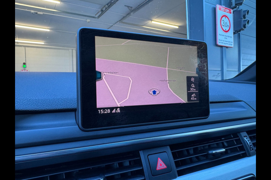 Audi A4 Avant S-LINE / NAP !! / PANO / CRUISE / CLIMATE / FLIPPERS / P.SENSOREN / BLUETOOTH / LEDER-ALCANTARA / ISOFIX / 20 INCH !