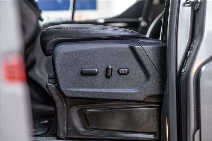 Ford Transit Custom 300 2.0 TDCI 170 PK L2H1 Limited DC | ACC | Elek stoelen | Lederen bekleding | Navigatie | CarPlay | Camera | Trekhaak | Orig. NL auto | Nieuwe APK