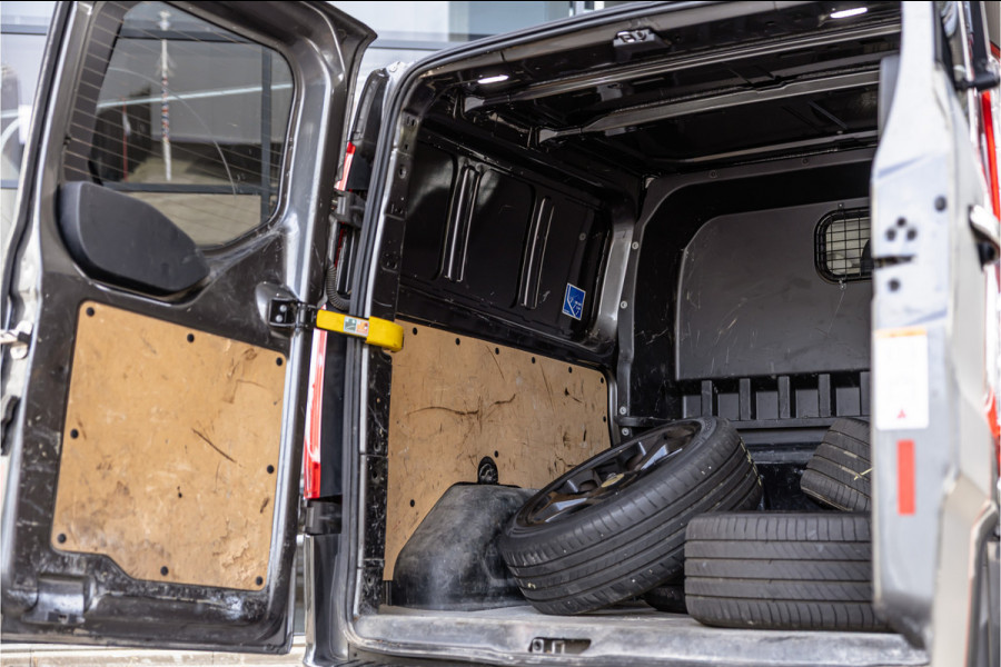 Ford Transit Custom 300 2.0 TDCI 170 PK L2H1 Limited DC | ACC | Elek stoelen | Lederen bekleding | Navigatie | CarPlay | Camera | Trekhaak | Orig. NL auto | Nieuwe APK