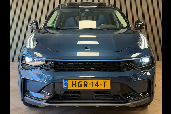 Lynk & Co 01 261PK PLUG-IN HYBRIDE PANORAMADAK AIRCO CAMERA CRUISE PDC STOELVERWARMING APPLE CARPLAY