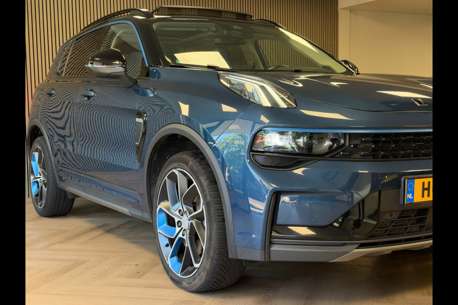 Lynk & Co 01 261PK PLUG-IN HYBRIDE PANORAMADAK AIRCO CAMERA CRUISE PDC STOELVERWARMING APPLE CARPLAY