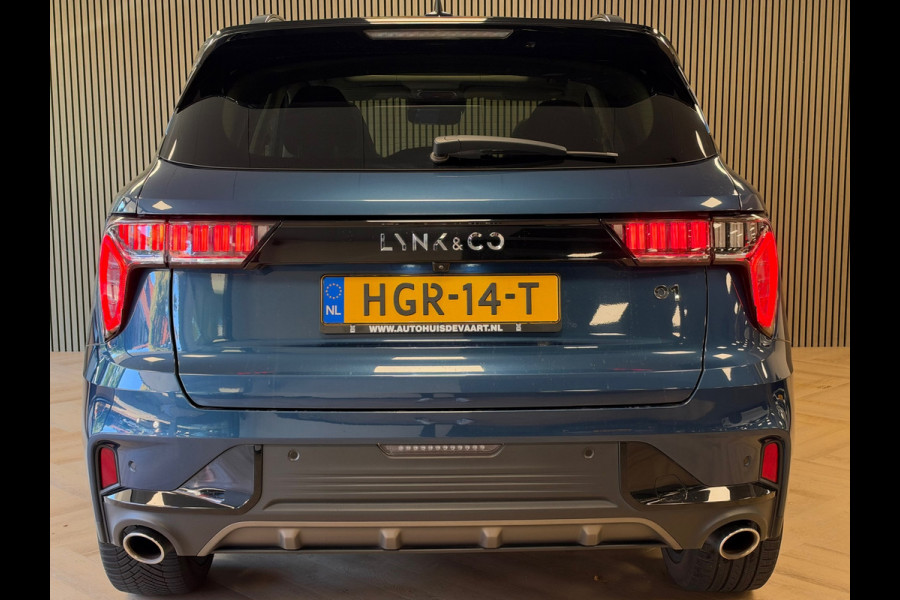 Lynk & Co 01 261PK PLUG-IN HYBRIDE PANORAMADAK AIRCO CAMERA CRUISE PDC STOELVERWARMING APPLE CARPLAY