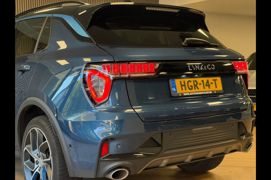 Lynk & Co 01 261PK PLUG-IN HYBRIDE PANORAMADAK AIRCO CAMERA CRUISE PDC STOELVERWARMING APPLE CARPLAY