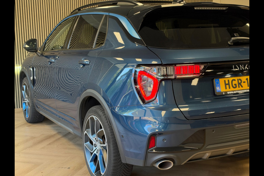 Lynk & Co 01 261PK PLUG-IN HYBRIDE PANORAMADAK AIRCO CAMERA CRUISE PDC STOELVERWARMING APPLE CARPLAY
