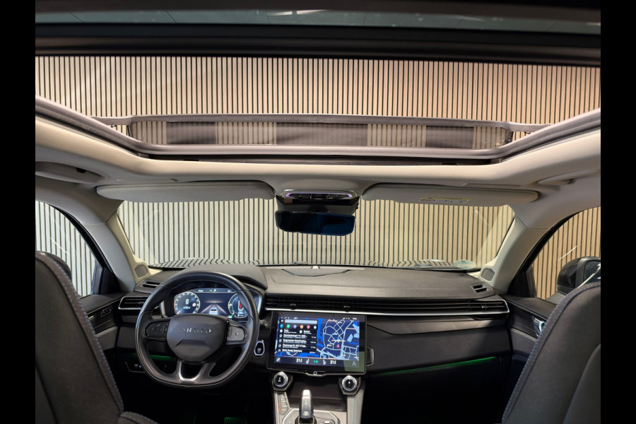 Lynk & Co 01 261PK PLUG-IN HYBRIDE PANORAMADAK AIRCO CAMERA CRUISE PDC STOELVERWARMING APPLE CARPLAY